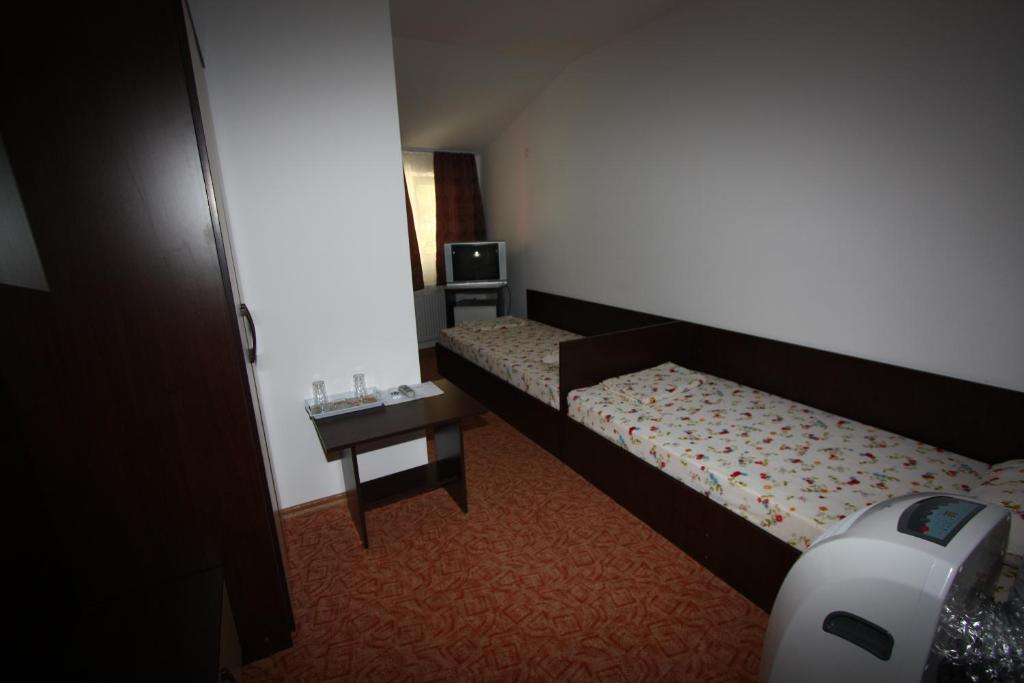 Hotel Basarab Бухарест Номер фото
